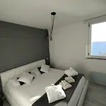 Conca C21- Front Little Pool, Private Jacuzzi Sea View Hotel apartamentowy