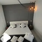 Hotel apartamentowy Conca C21- Front Little Pool, Private Jacuzzi Sea View Marina dʼAndora