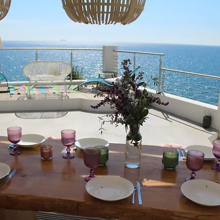 Aparthotel Conca Verde: Beachfront With Private Jacuzzis