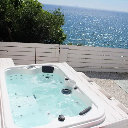 Conca Verde: Beachfront With Private Jacuzzis Andora
